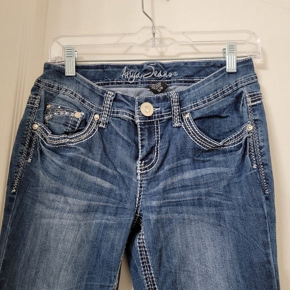 Ariya Jeans Size 5/6 Low Rise Bootcut, Contrast Stitching, Gently Used Condition - Picture 2 of 14